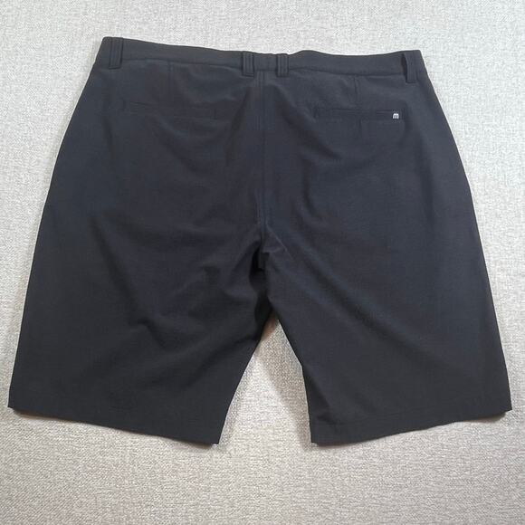Travis Mathew Men’s 40 Black Wanderlust 9″ Performance Golf Shorts Activewear - Picture 2 of 6